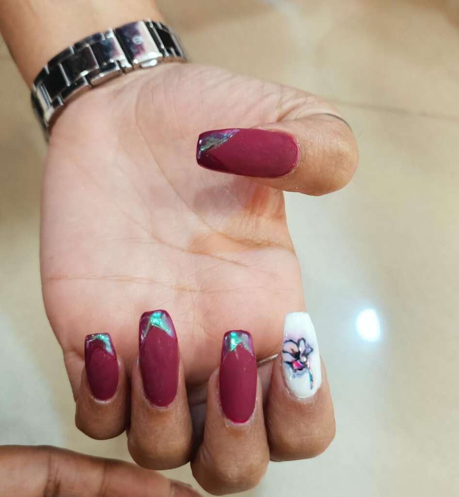 Color Street - Jewel of Mumbai with Moon River accent nail | Color street  nails, Nail jewels, Trendy nails